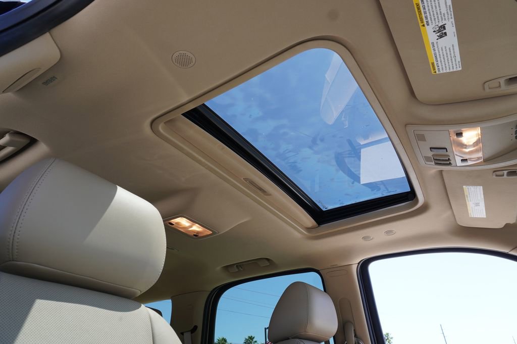 Used 2012 Cadillac Escalade Luxury AWD/4WD image 14