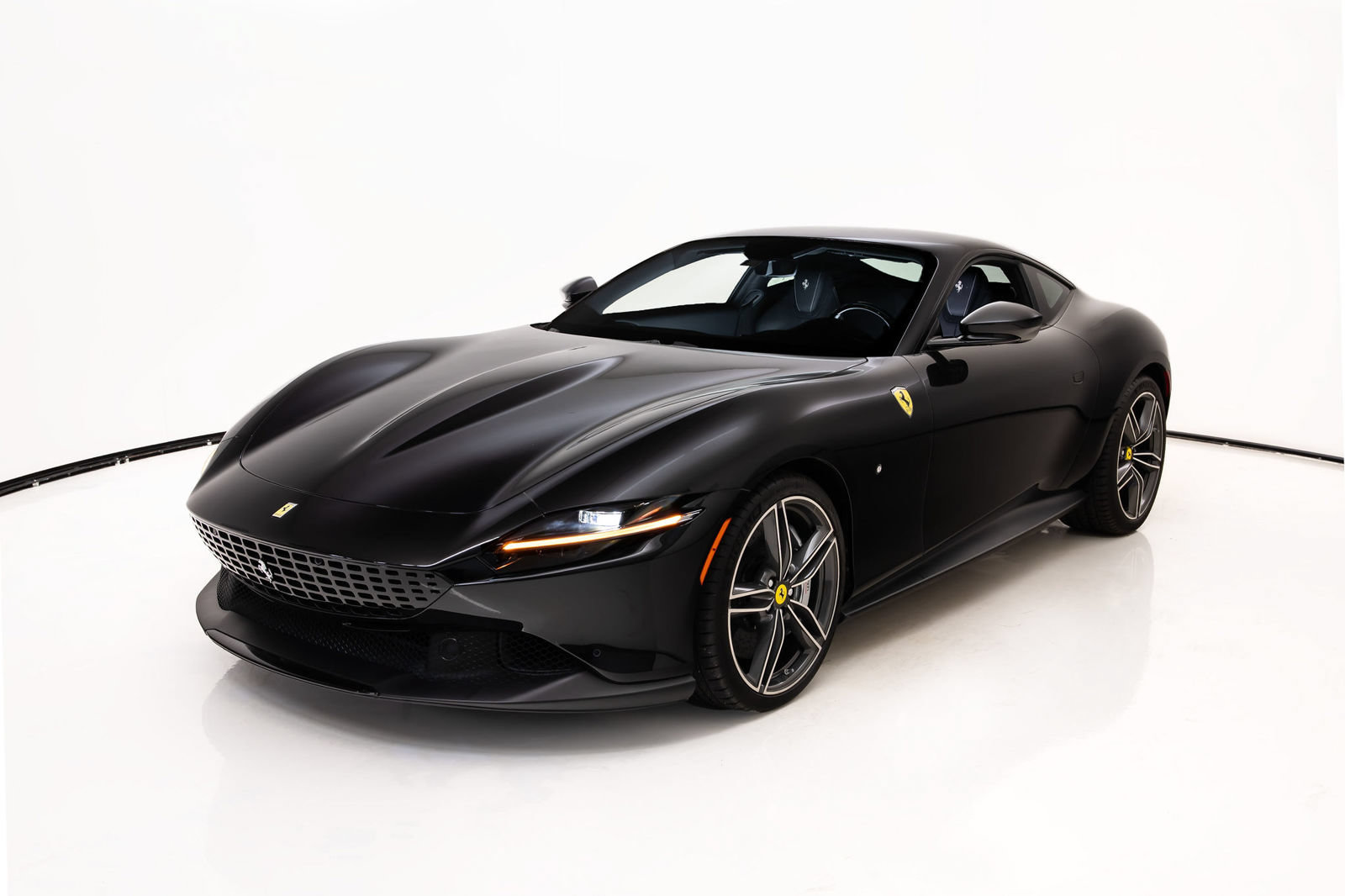Certified 2022 Ferrari Roma RWD image 6