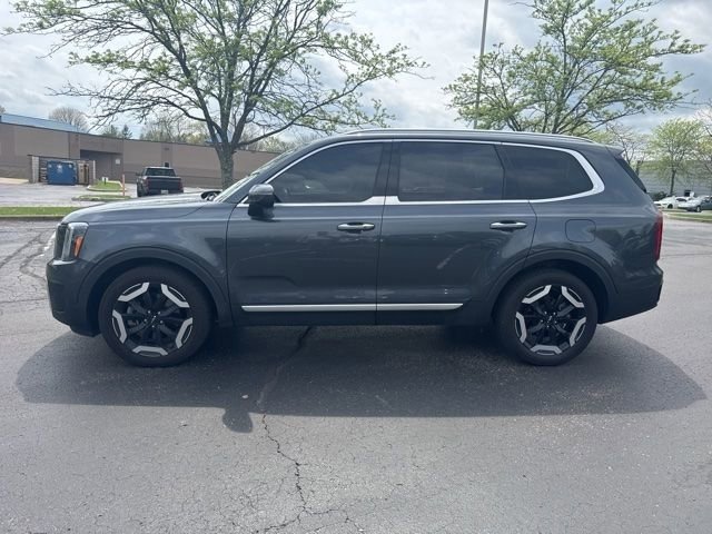 Used 2023 Kia Telluride S w/ S Sunroof Package image 4