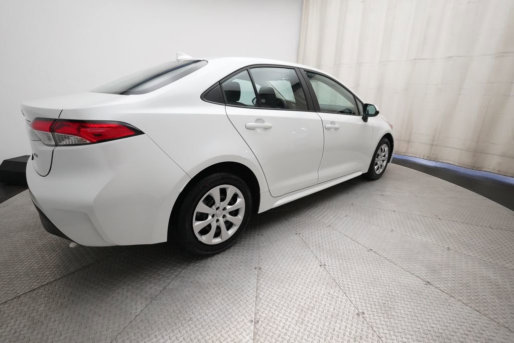 Used 2025 Toyota Corolla LE FWD image 33