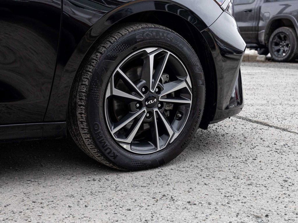 Used 2023 Kia Forte LXS image 9