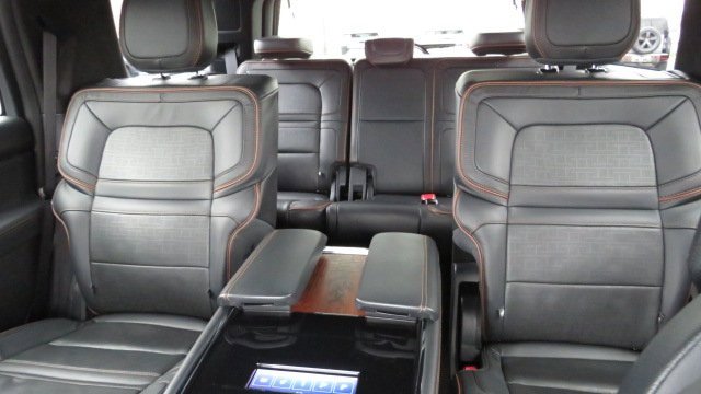 Used 2023 Lincoln Navigator Black Label image 8