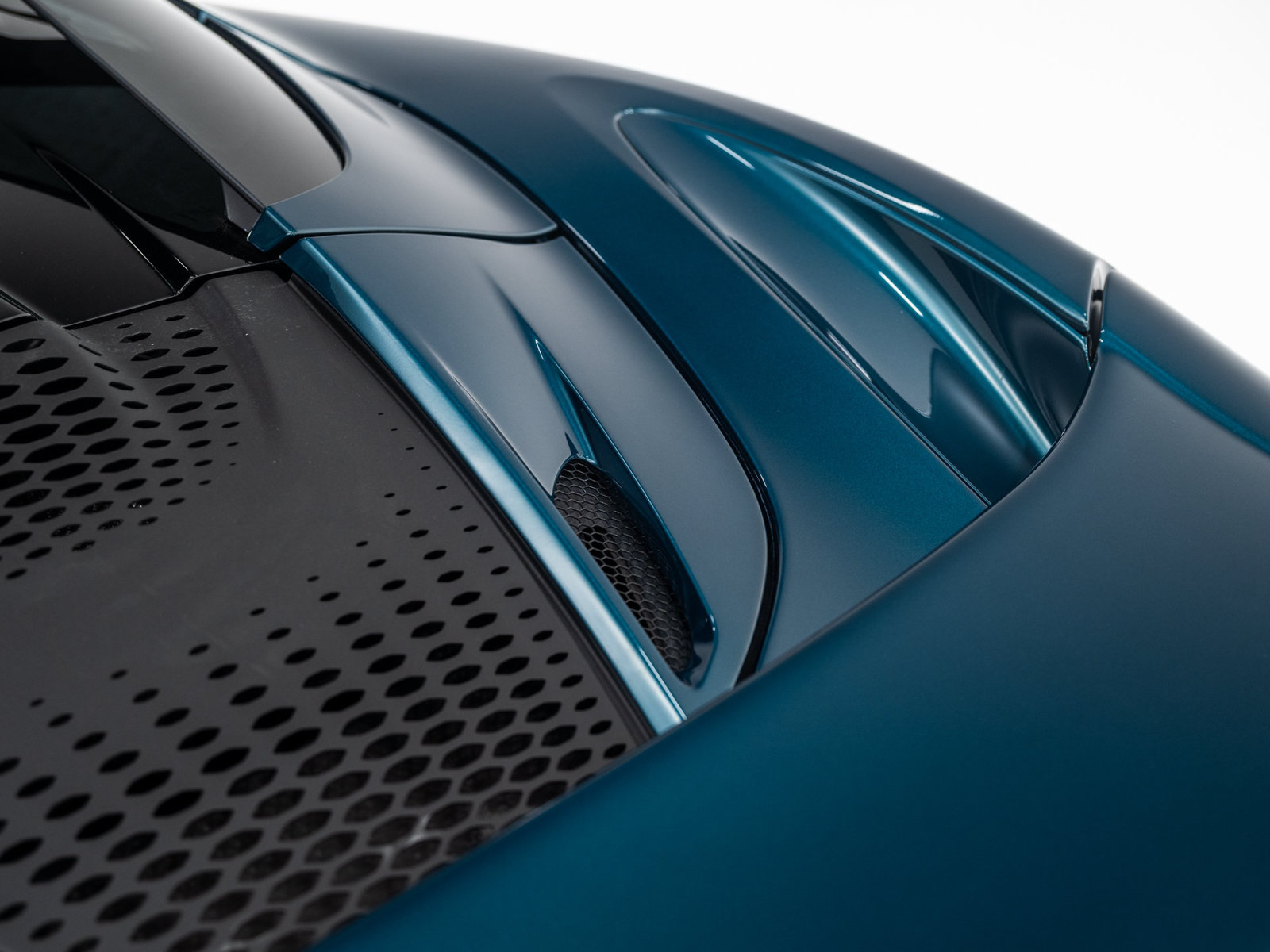 Used 2024 McLaren 750S Spider RWD image 17