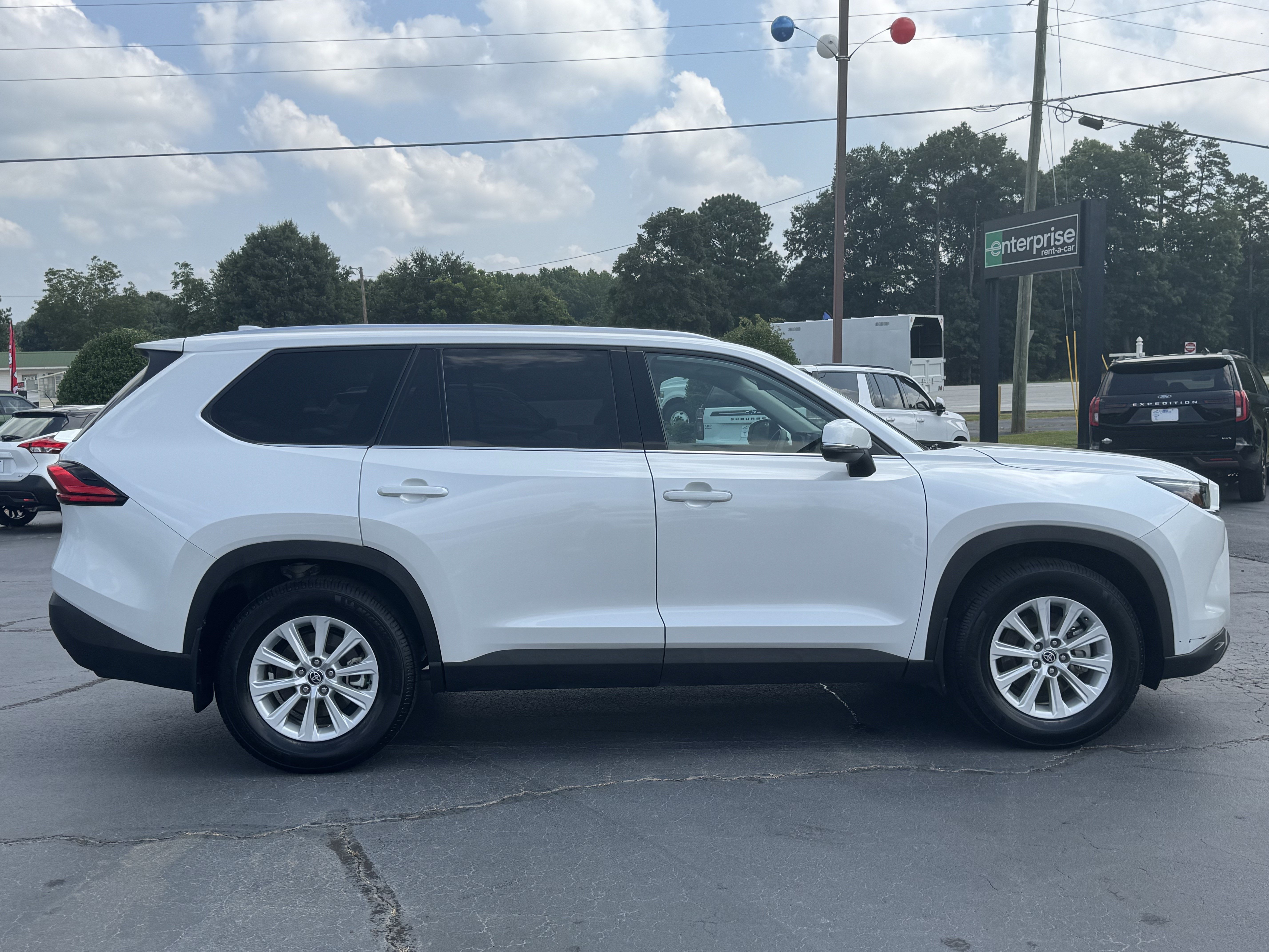 Used 2024 Toyota Grand Highlander AWD Hybrid image 2