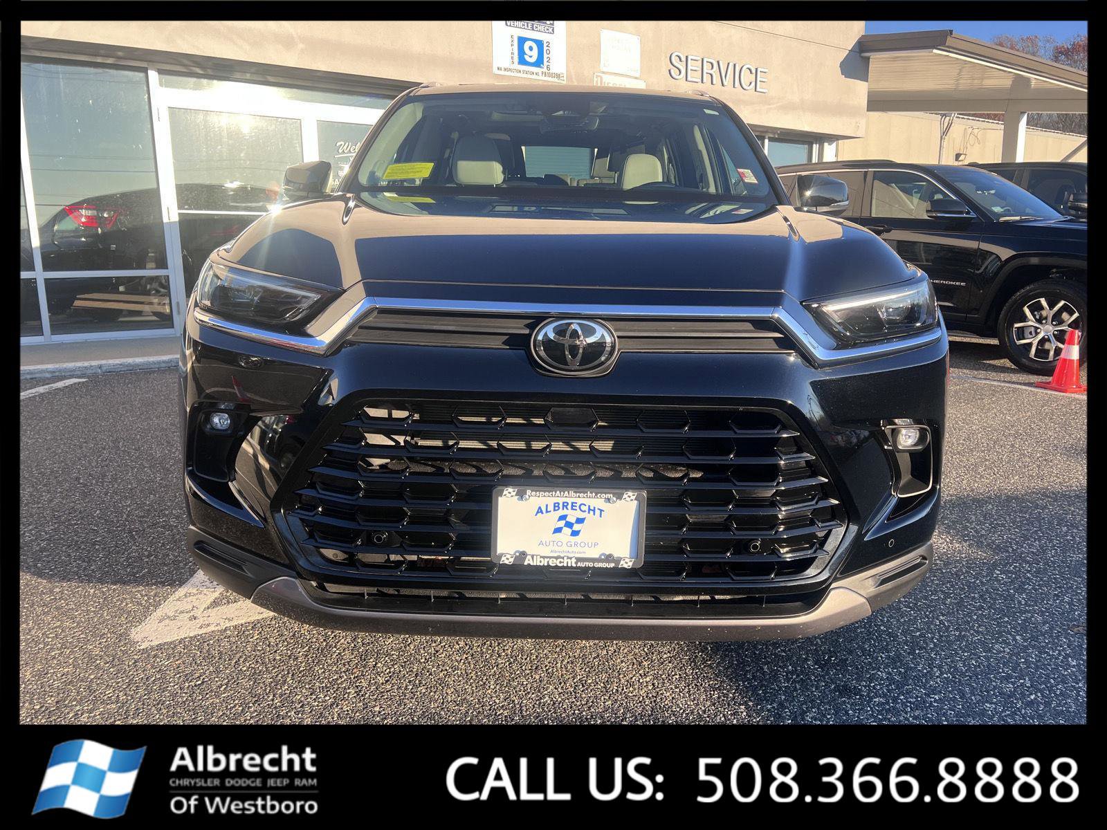 Used 2024 Toyota Grand Highlander Limited image 8