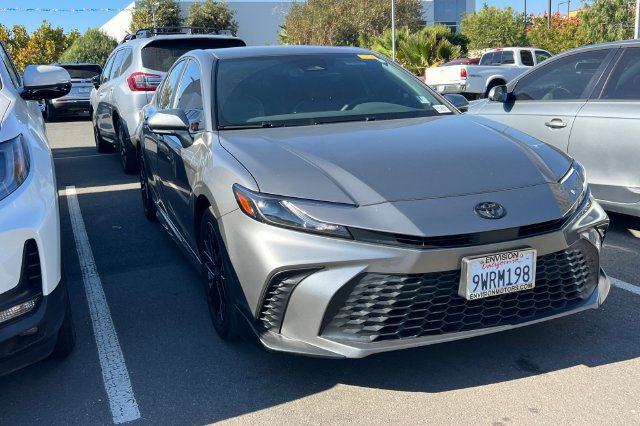Used 2026 Toyota Camry SE w/ Convenience Package FWD image 5