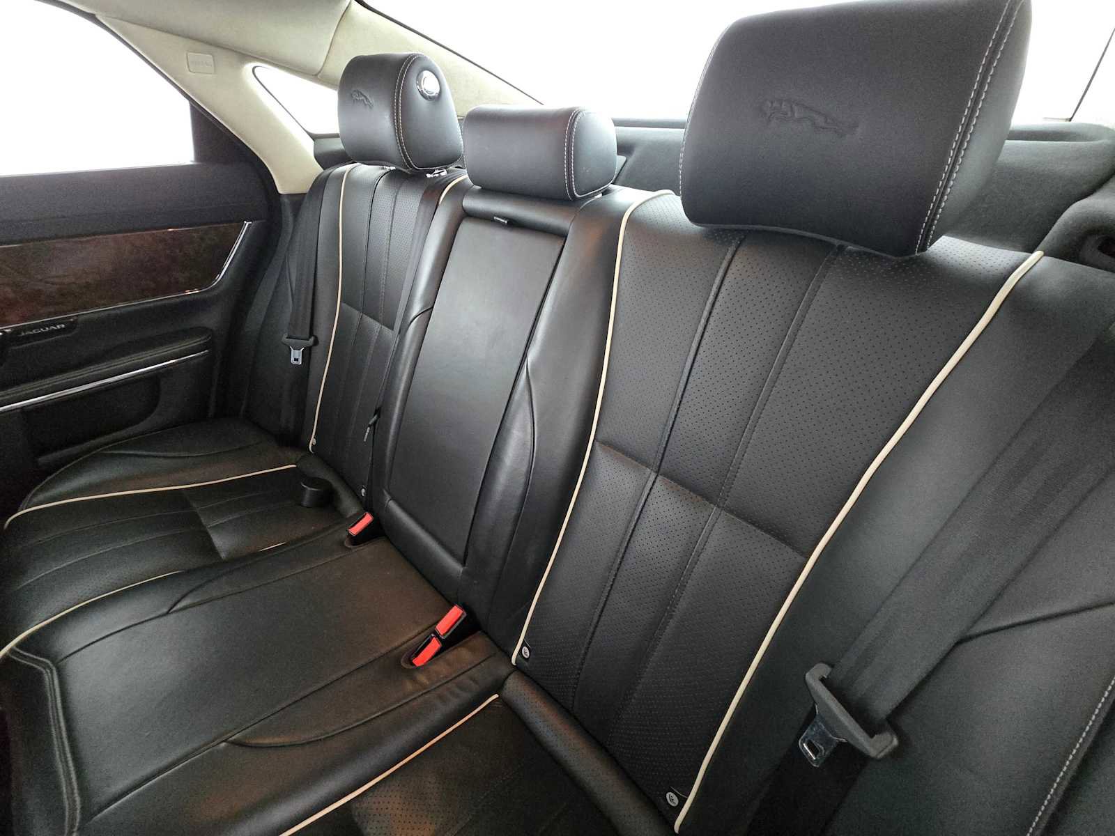 Used 2015 Jaguar XJ L Portfolio image 35