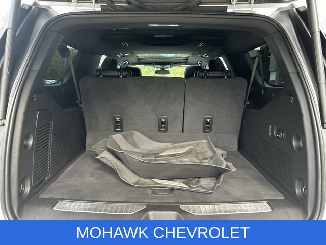 Used 2022 Chevrolet Suburban RST w/ Luxury Package AWD/4WD image 27