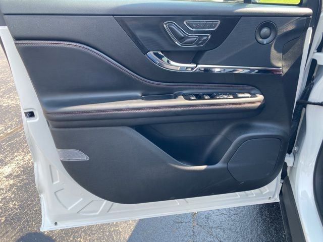 Used 2023 Lincoln Corsair Reserve w/ Equipment Group 202A image 17