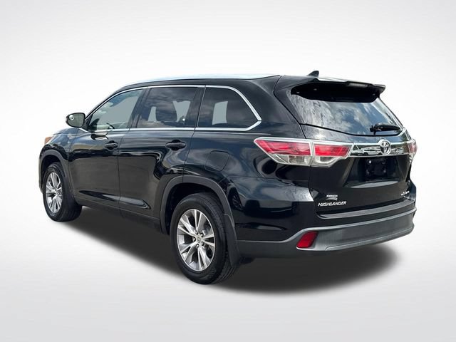 Used 2015 Toyota Highlander XLE AWD/4WD image 3
