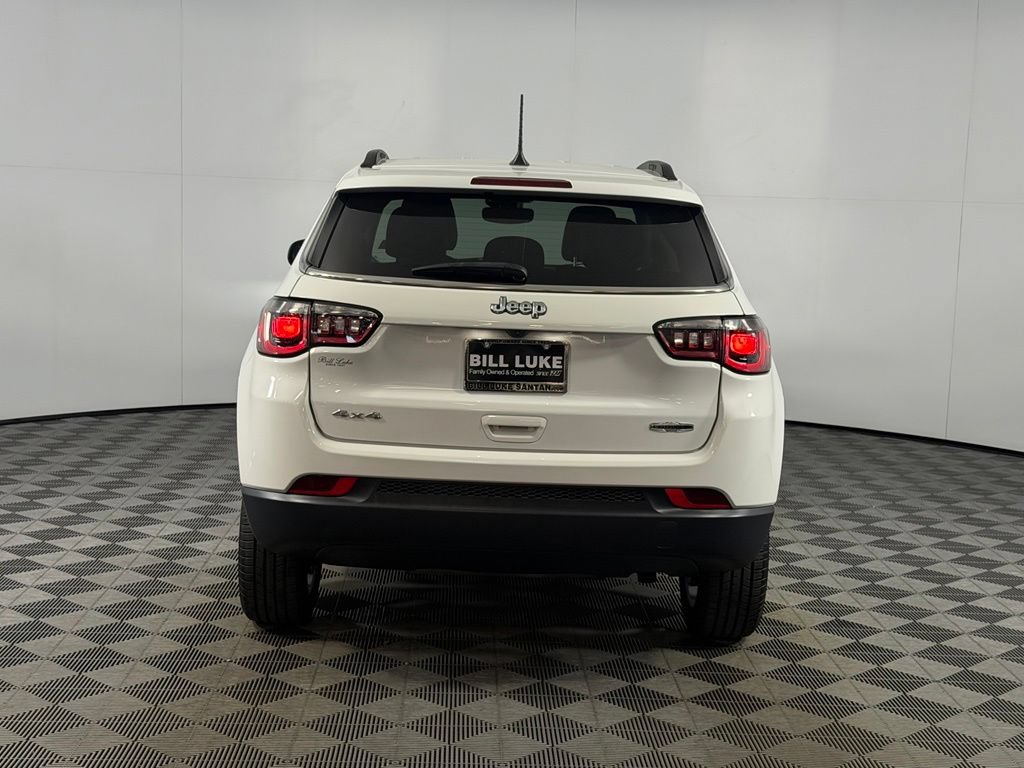Used 2022 Jeep Compass Latitude AWD/4WD image 8