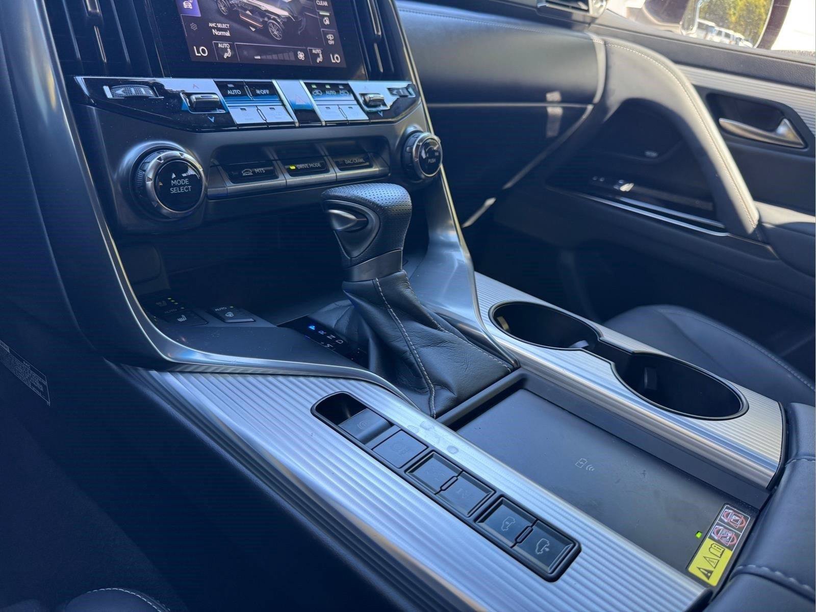Used 2023 Lexus LX 600 F Sport w/ Accessory Package (Z1) AWD/4WD image 23