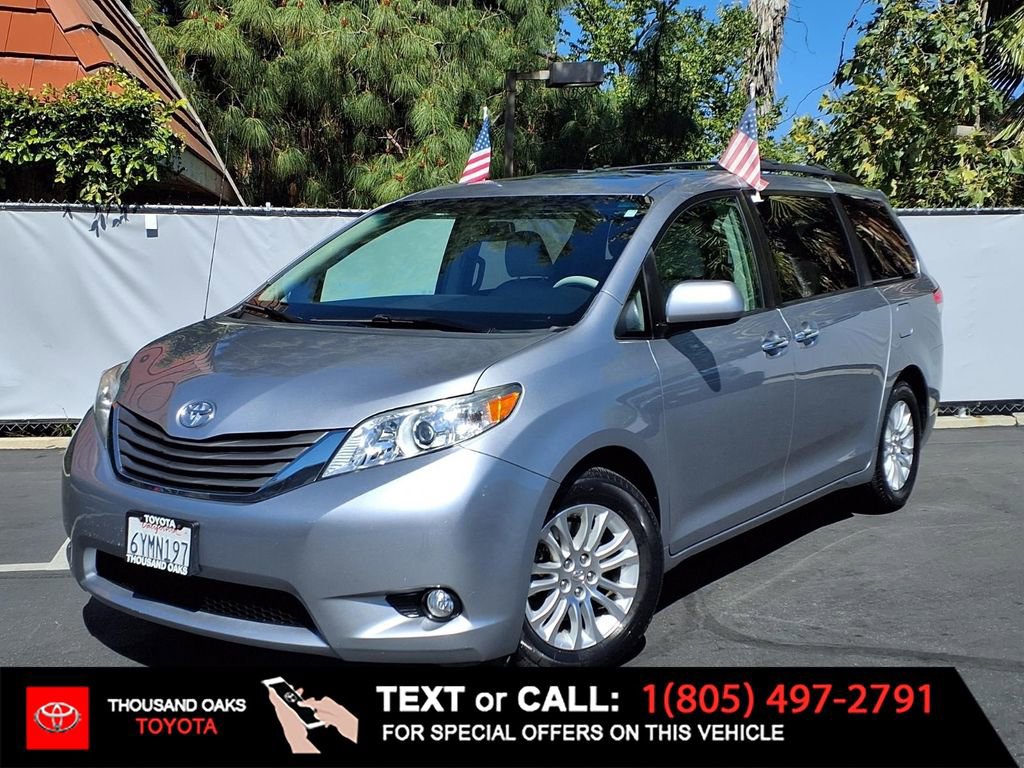 Used 2013 Toyota Sienna XLE FWD image 1