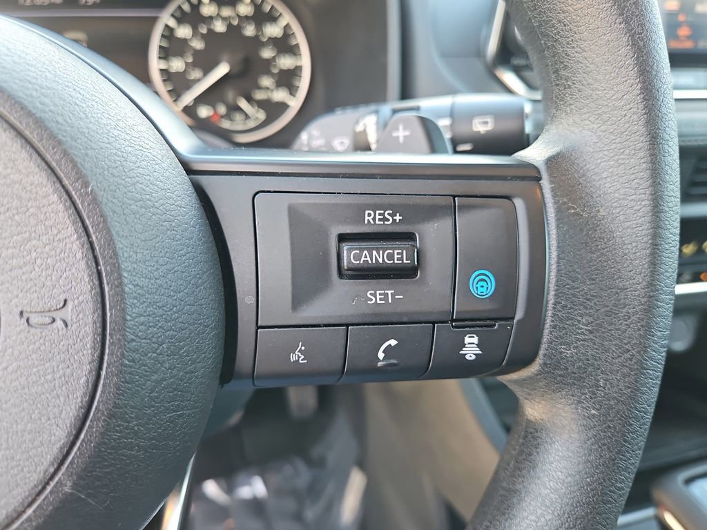 Used 2024 Nissan Rogue SV image 24