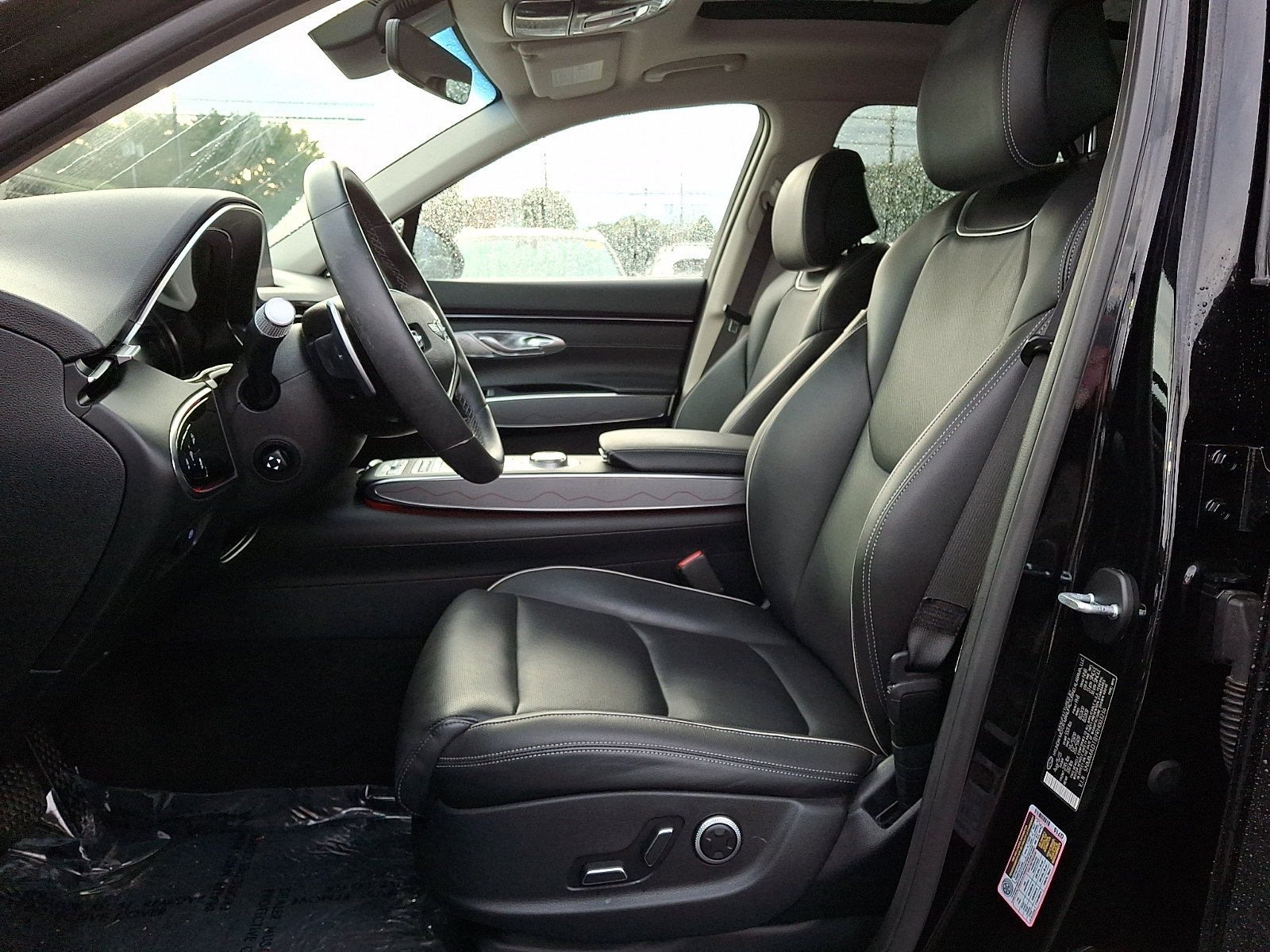 Certified 2024 Genesis GV70 2.5T w/ Advanced Package AWD/4WD image 14