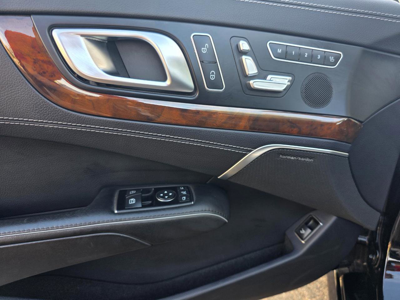Used 2013 Mercedes-Benz SL 550 w/ Premium Pkg image 35