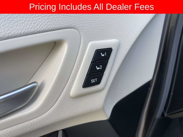 Used 2023 Toyota Sienna Platinum AWD/4WD image 22
