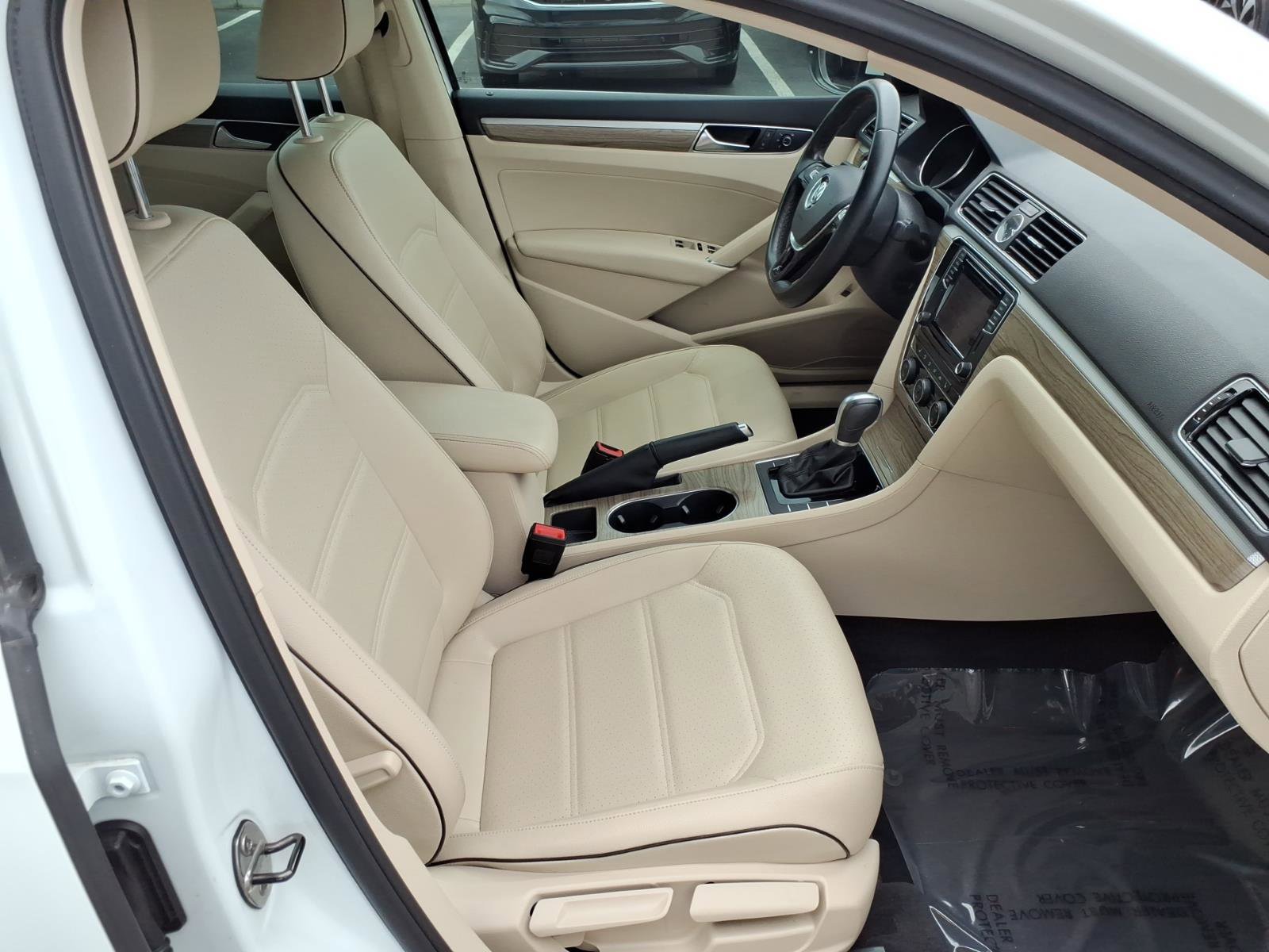 Used 2017 Volkswagen Passat 1.8T SE image 11