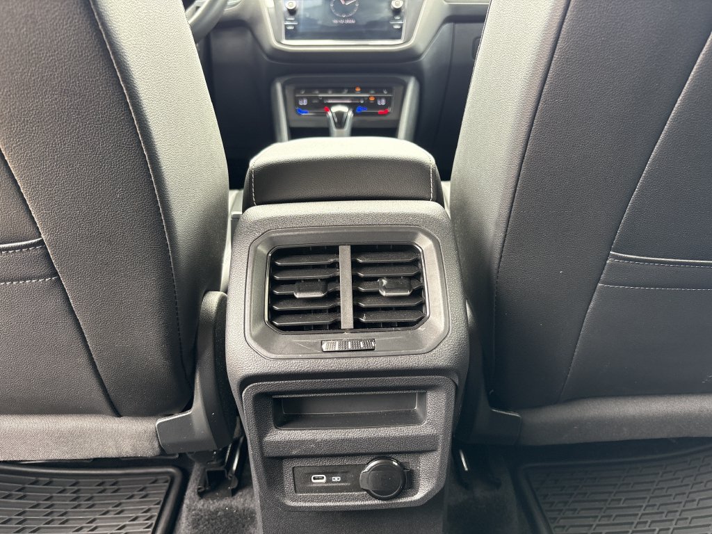 Used 2024 Volkswagen Tiguan SE FWD image 26