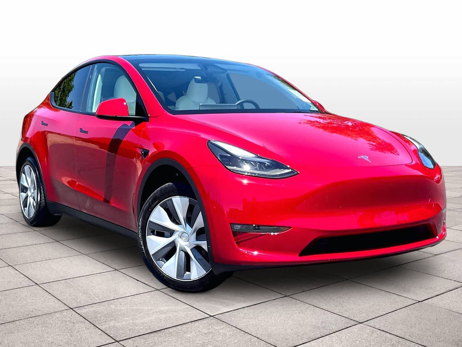 Used 2023 Tesla Model Y AWD image 2