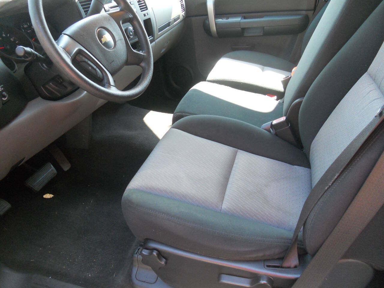 Used 2009 Chevrolet Silverado 1500 LS RWD image 18