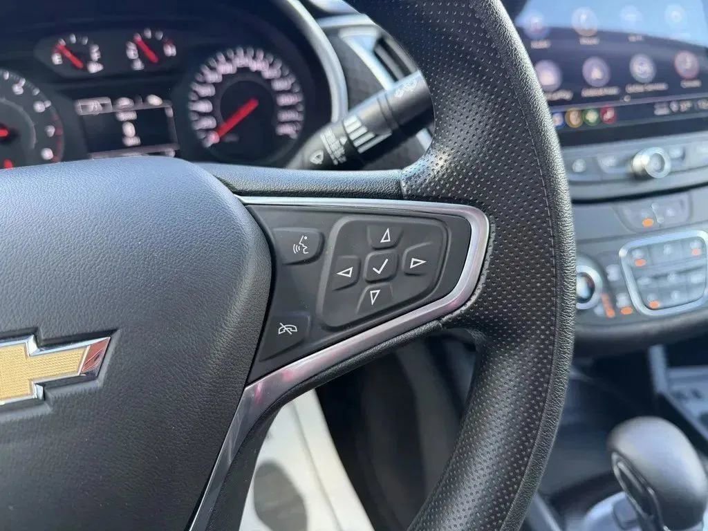 Used 2023 Chevrolet Malibu LT FWD image 21