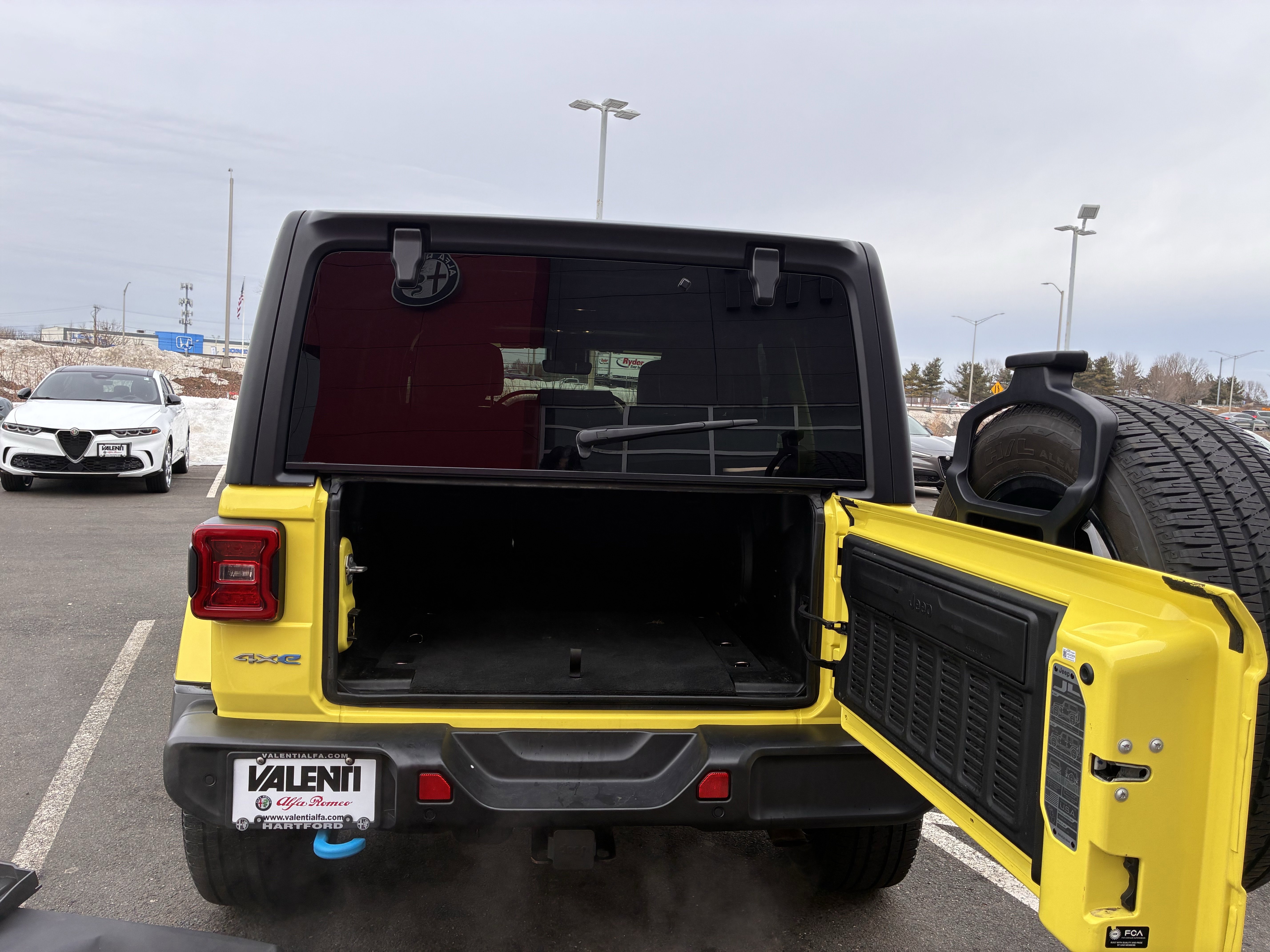 Used 2023 Jeep Wrangler Unlimited Sahara w/ Dual Top Group image 38