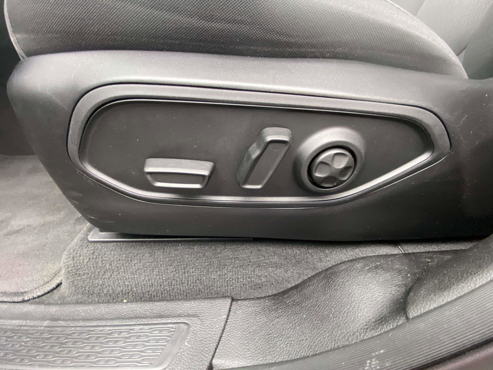 Certified 2024 Jeep Grand Cherokee Laredo X image 13