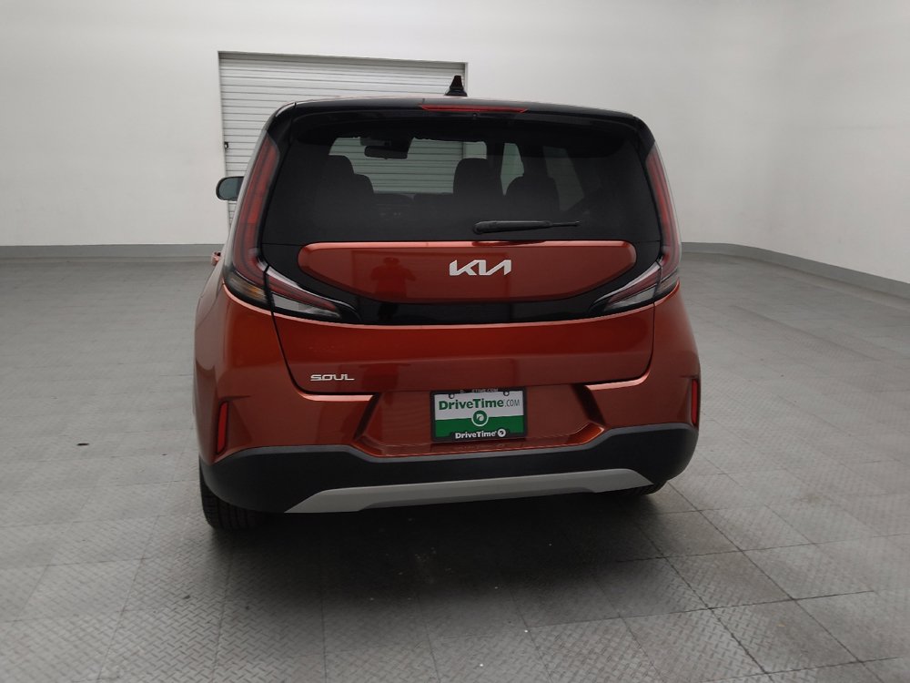 Used 2023 Kia Soul LX w/ LX Technology Package FWD image 6