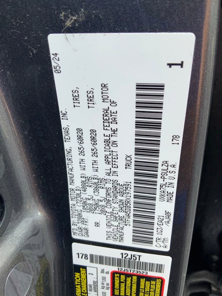 Used 2024 Toyota Tundra Limited w/ TRD Off-Road Package AWD/4WD image 31