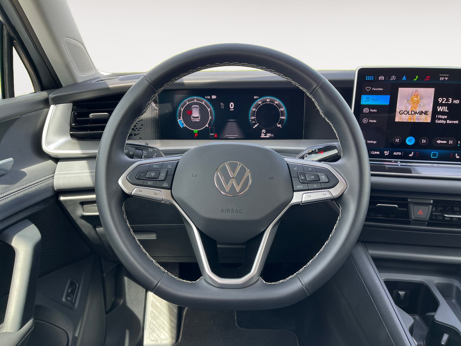 Certified 2025 Volkswagen Tiguan SE FWD image 14