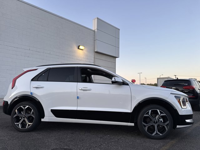 New 2025 Kia Niro EX Touring image 10