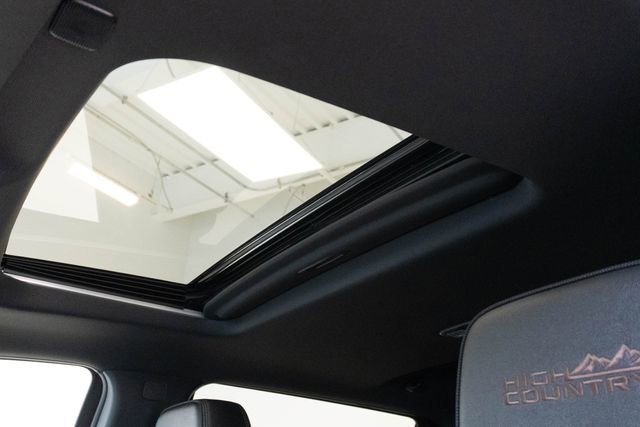 Used 2024 Chevrolet Silverado 1500 High Country w/ High Country Premium Package image 6