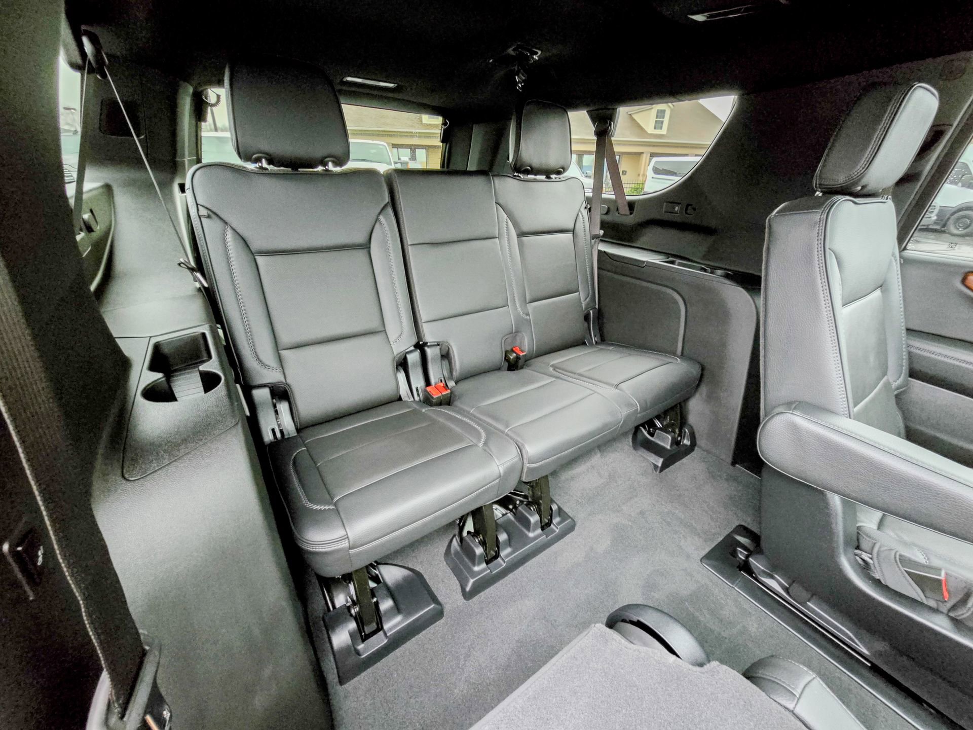 Used 2025 GMC Yukon XL Denali w/ Sun & Power Step Package image 37