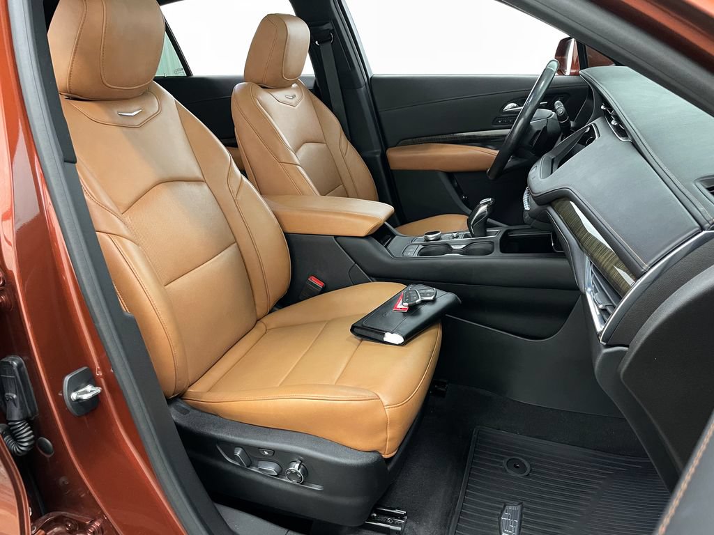 Certified 2019 Cadillac XT4 Premium Luxury AWD/4WD image 43
