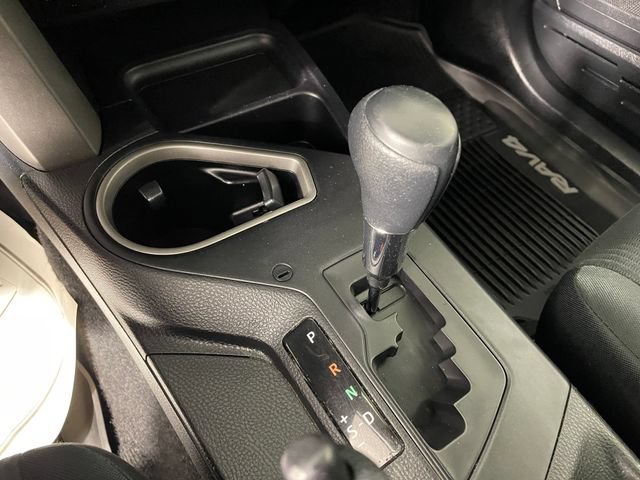 Used 2016 Toyota RAV4 LE AWD/4WD image 10