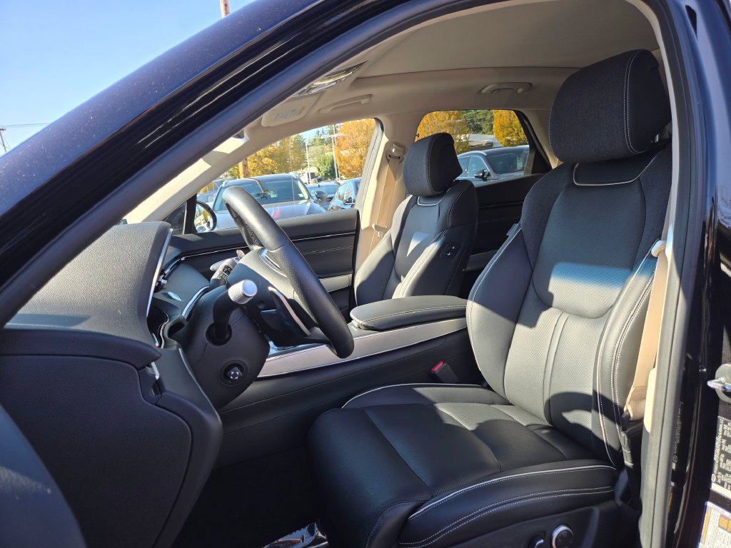 Used 2025 Genesis Electrified GV70 AWD/4WD image 22