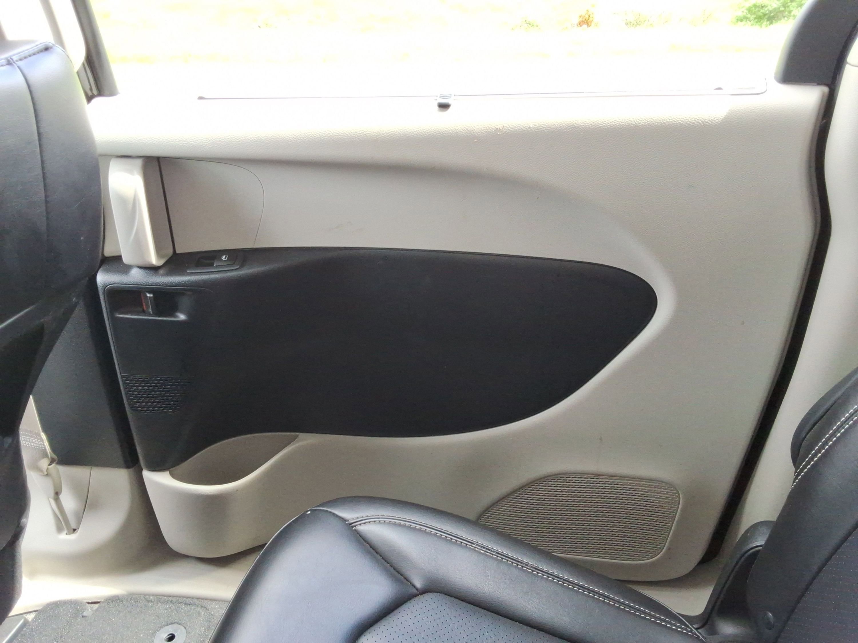 Used 2023 Chrysler Pacifica Touring-L FWD image 25