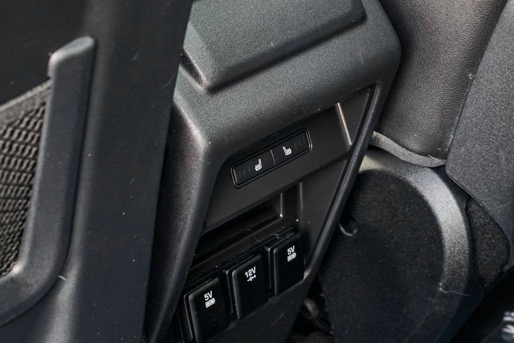 Used 2016 Land Rover Discovery Sport HSE image 18