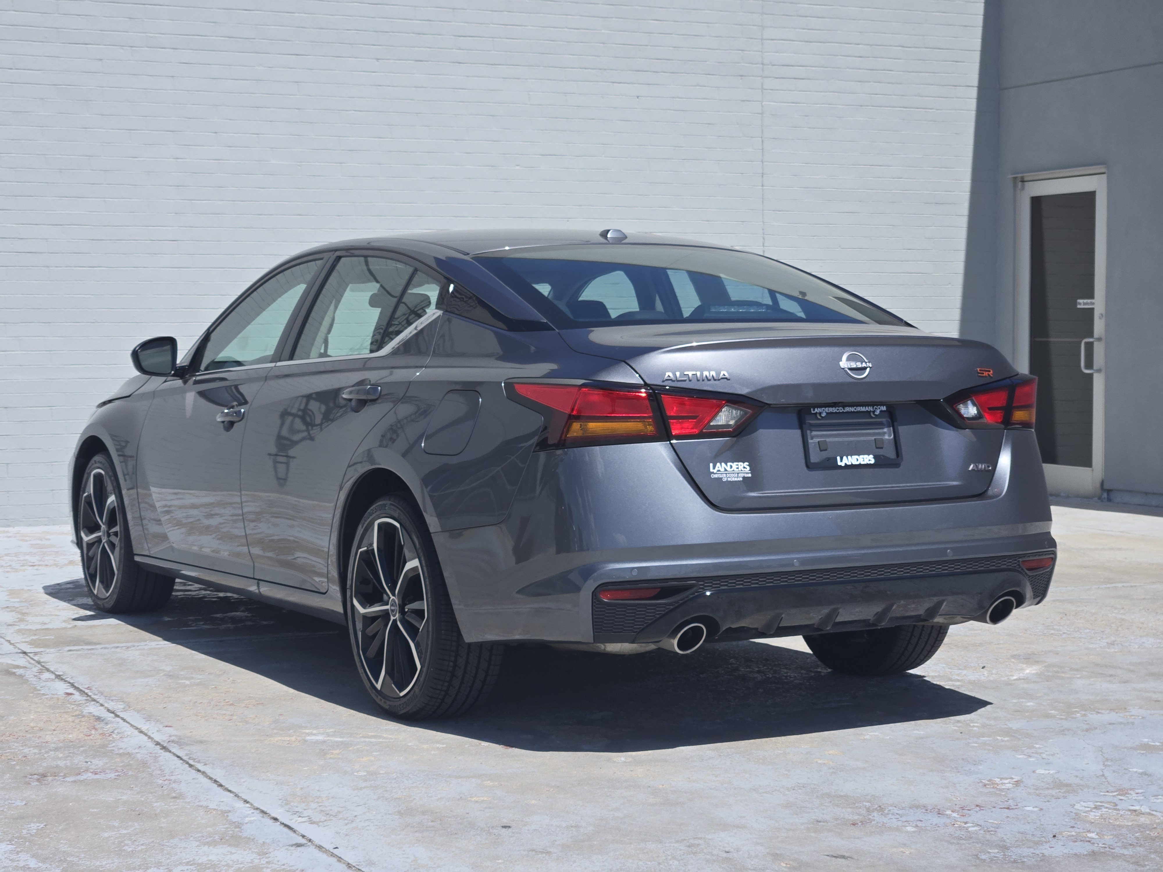 Used 2025 Nissan Altima 2.5 SR AWD/4WD image 6