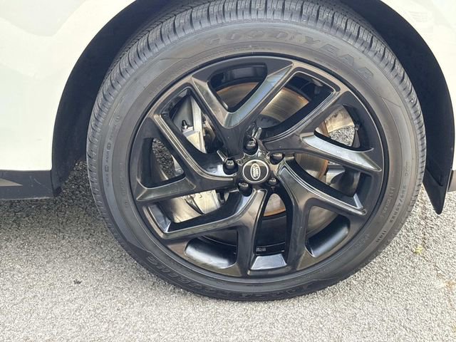 Used 2025 Land Rover Range Rover Sport SE AWD/4WD image 8