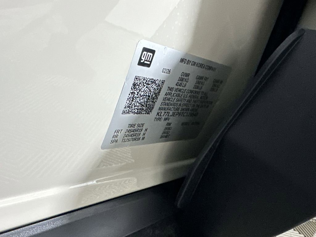 New 2026 Chevrolet Trax RS w/ Sunroof Package FWD image 32