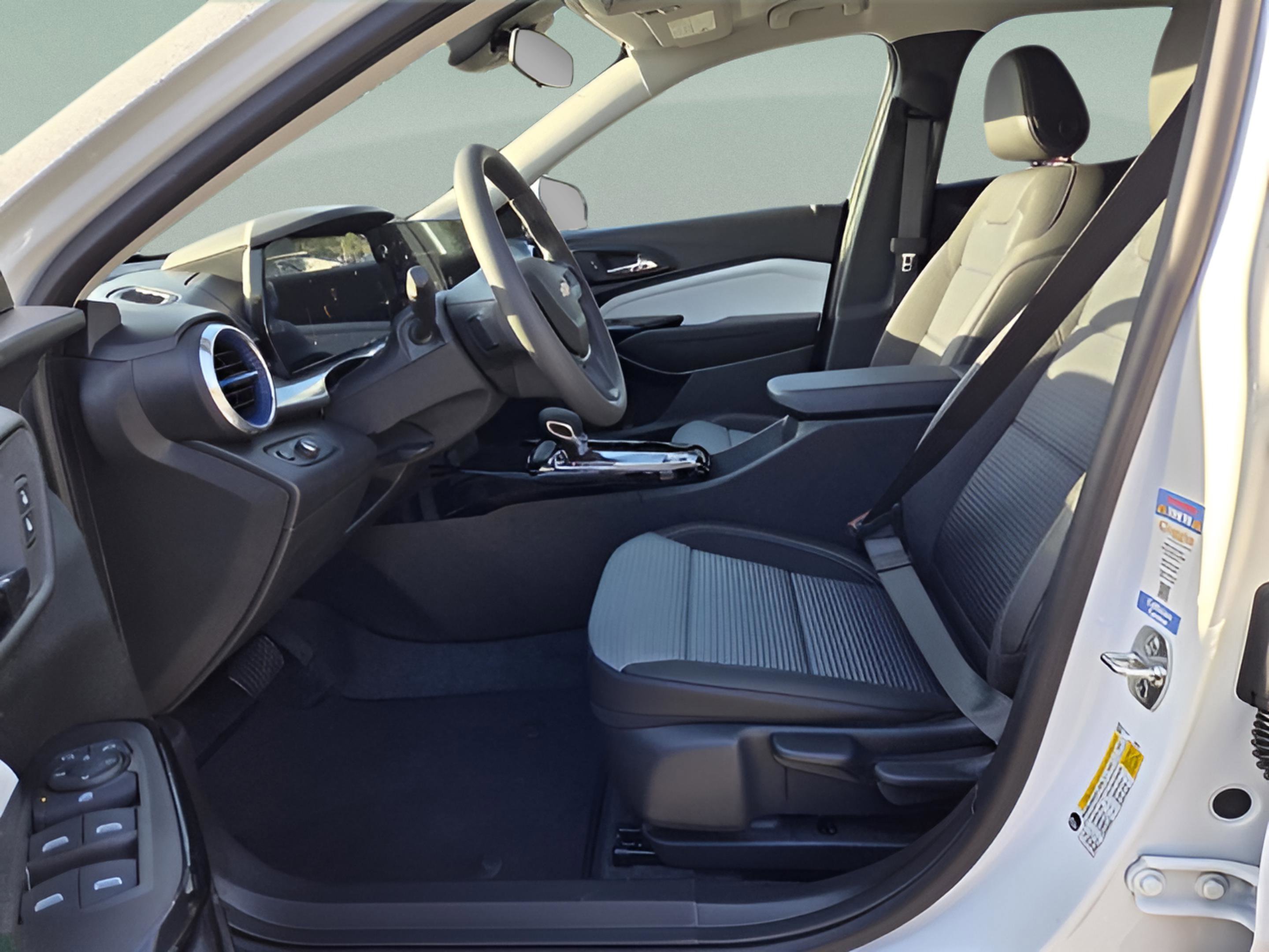 New 2026 Chevrolet Trax LT image 15