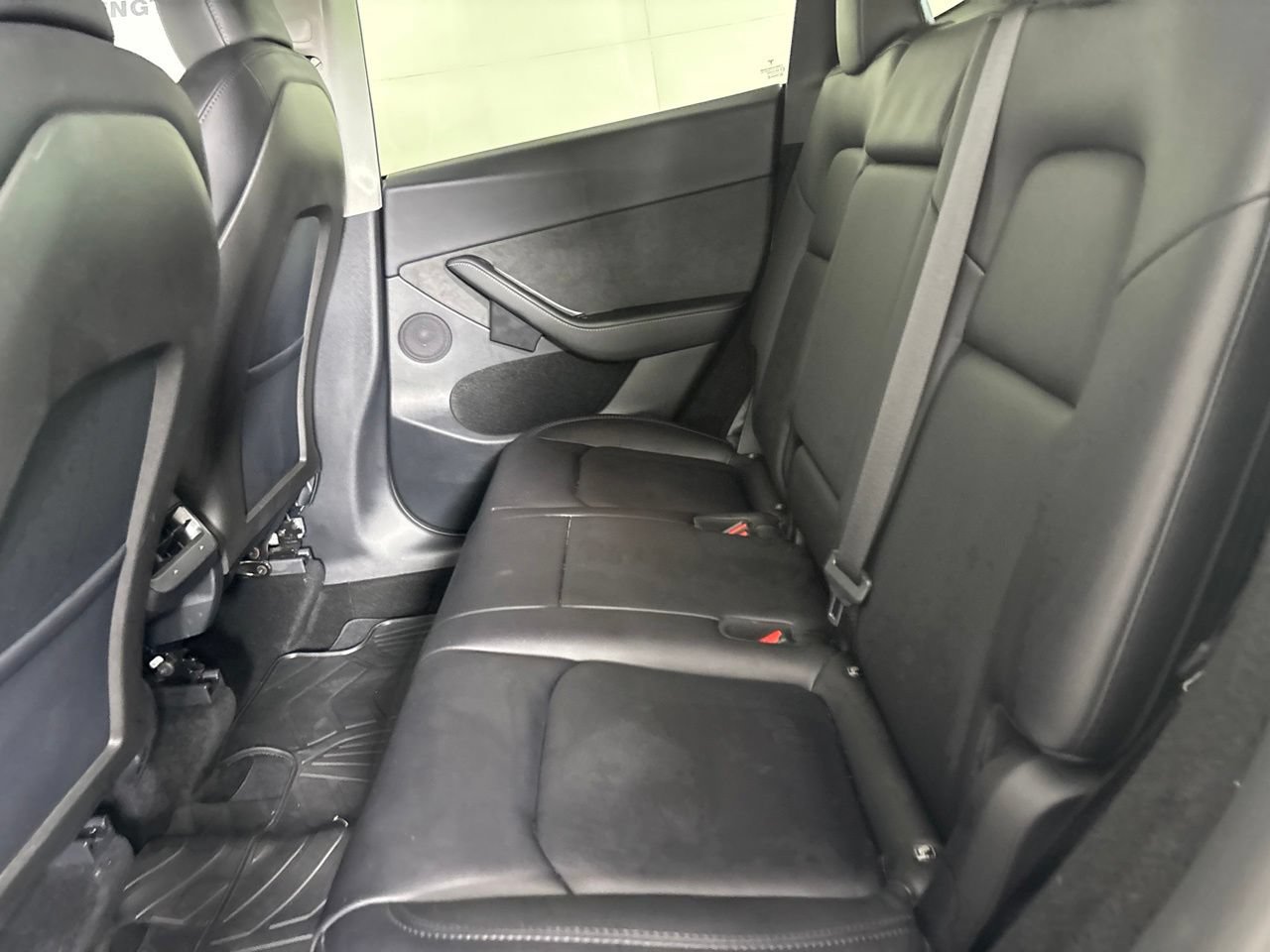 Used 2024 Tesla Model Y 2WD image 16