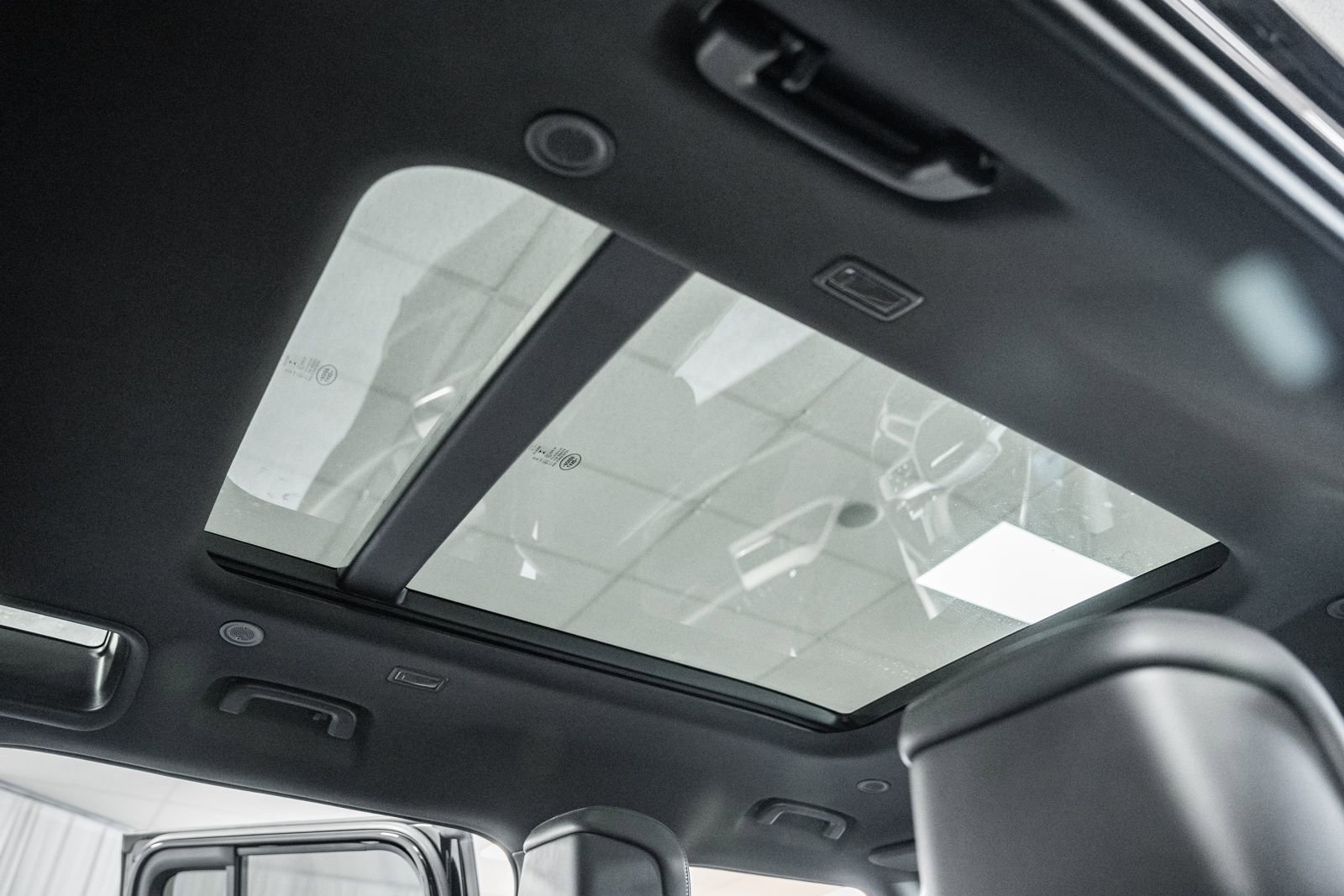 Used 2022 Land Rover Defender 110 X-Dynamic HSE AWD/4WD image 38