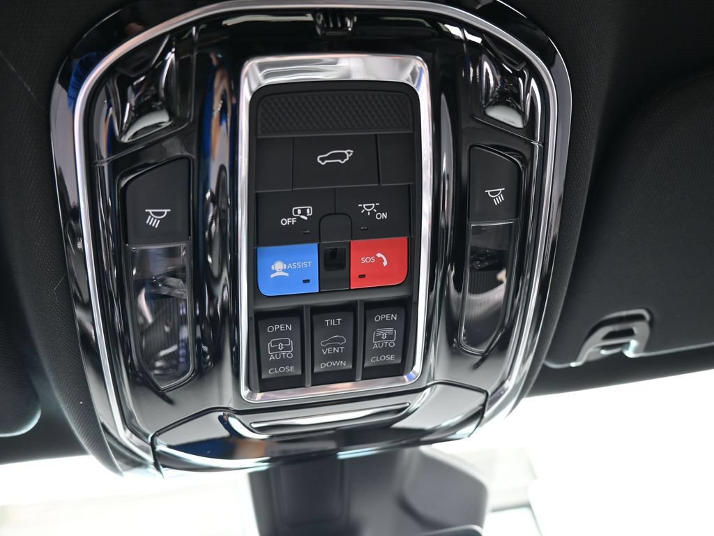 New 2026 Jeep Grand Wagoneer L Summit AWD/4WD image 28