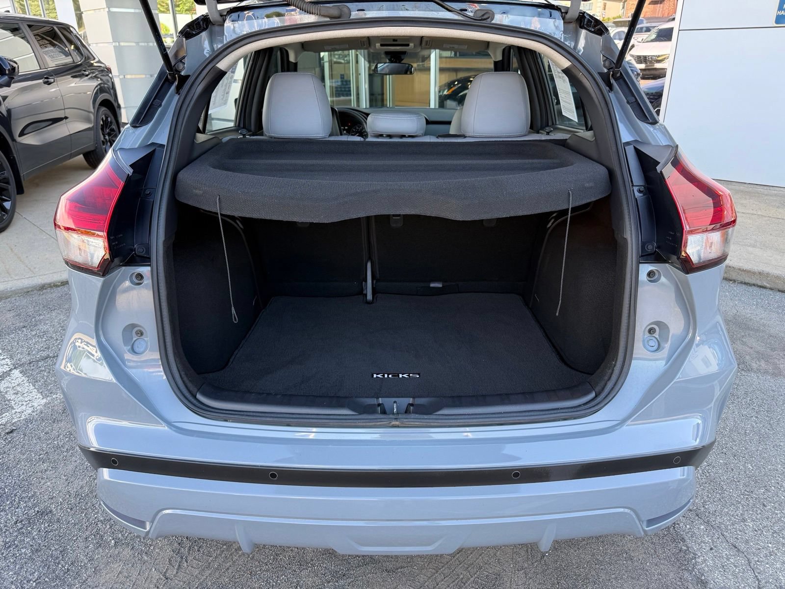 Used 2023 Nissan Kicks SR w/ SR Premium Package FWD image 36