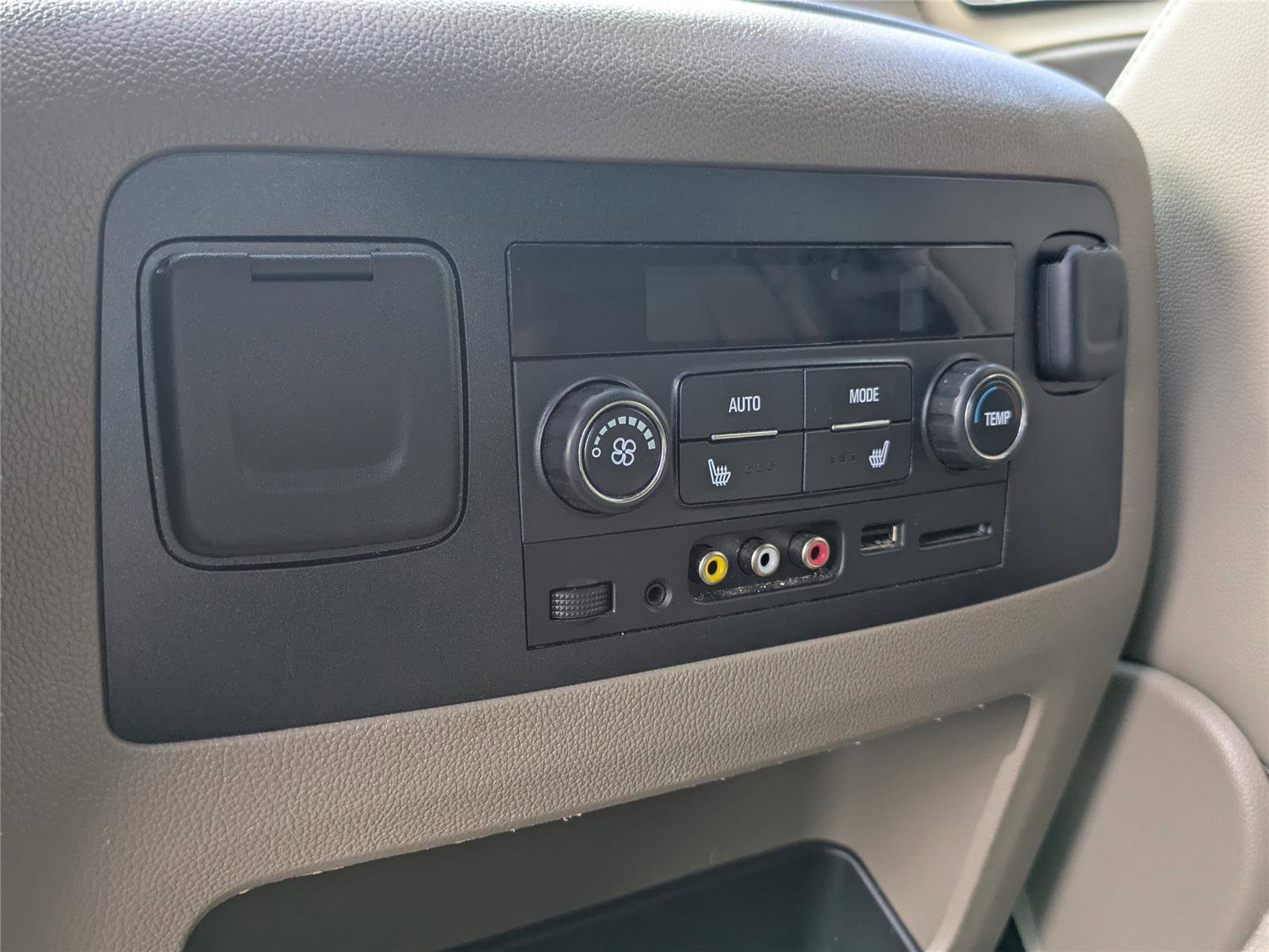 Used 2015 Chevrolet Tahoe LTZ RWD image 19