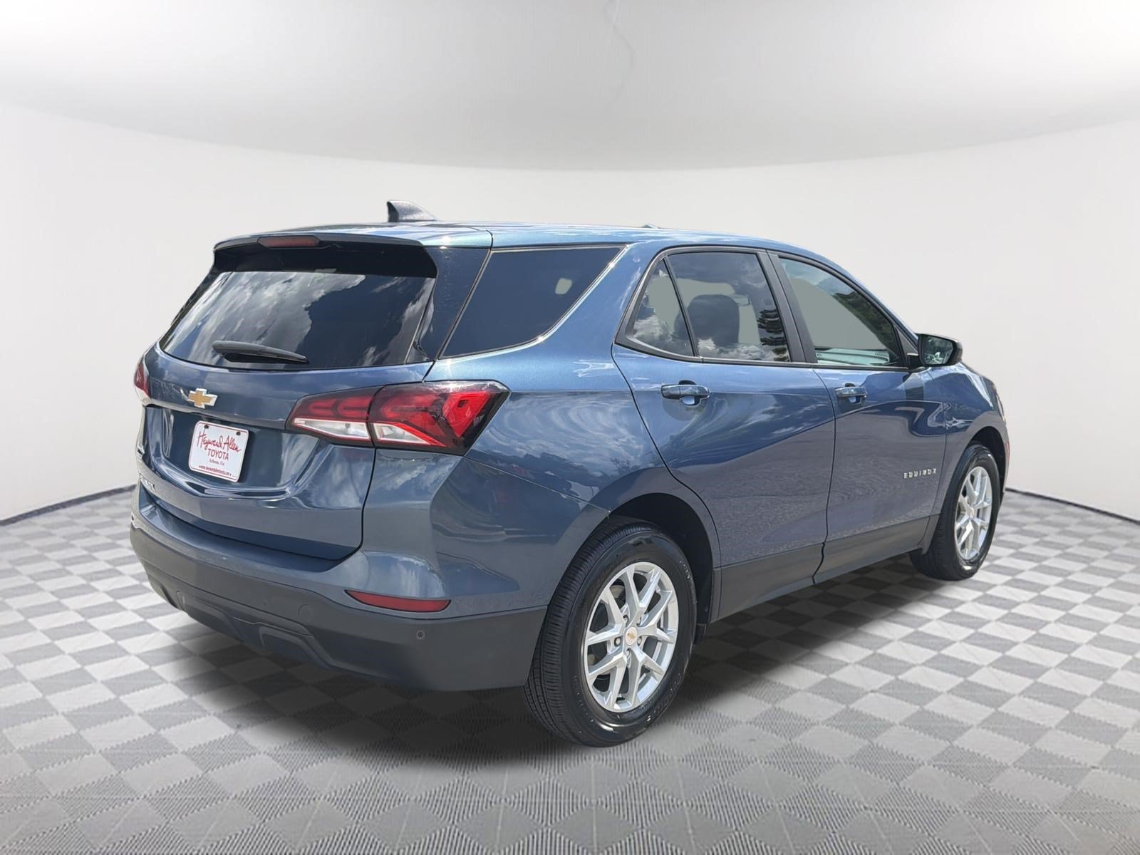 Used 2024 Chevrolet Equinox LS w/ LS Convenience Package FWD image 17