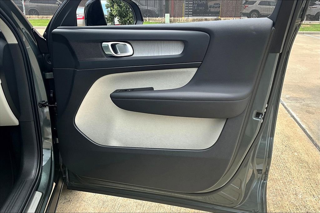 New 2026 Volvo XC40 B5 Plus w/ Protection Package Premier image 14